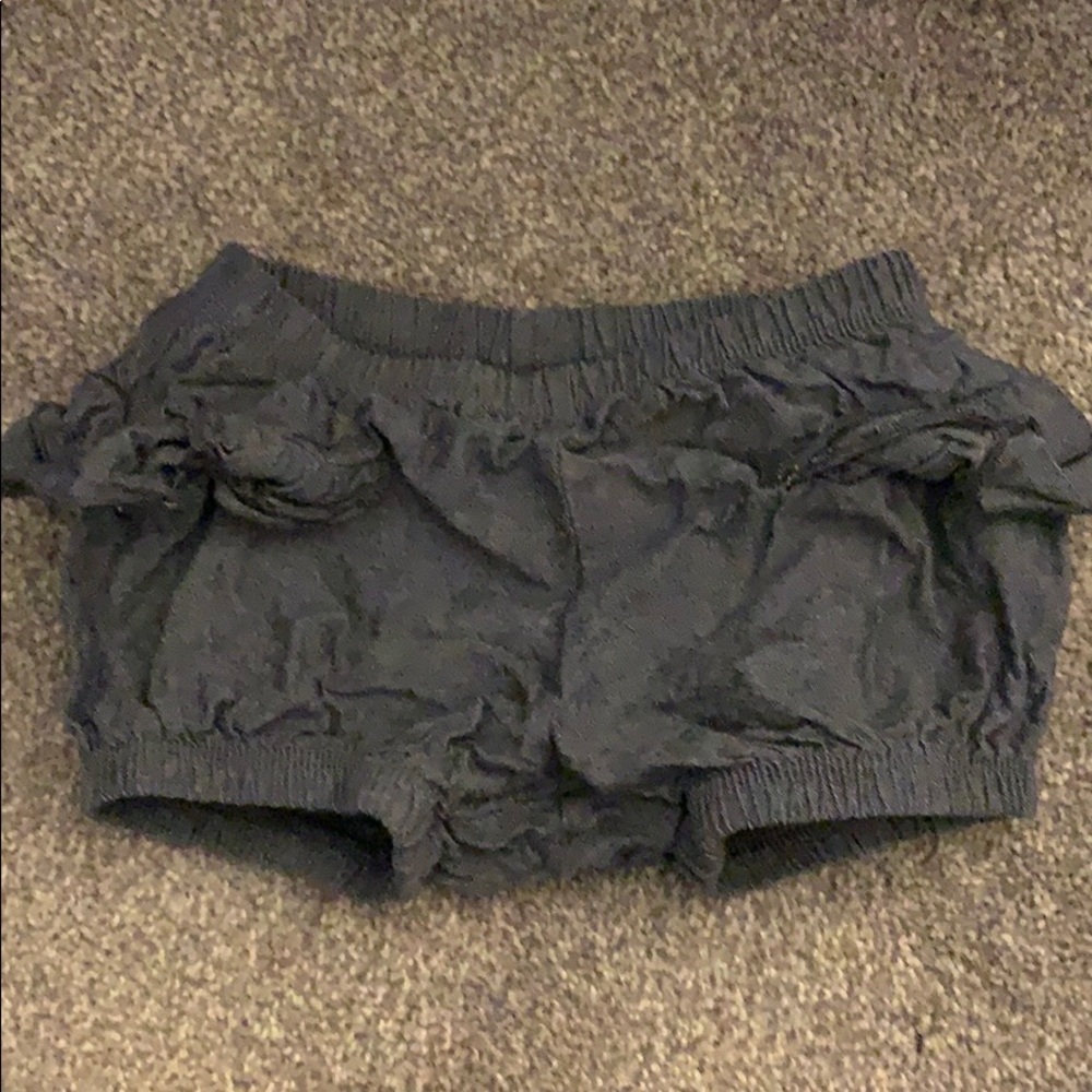 Ruffle shorts